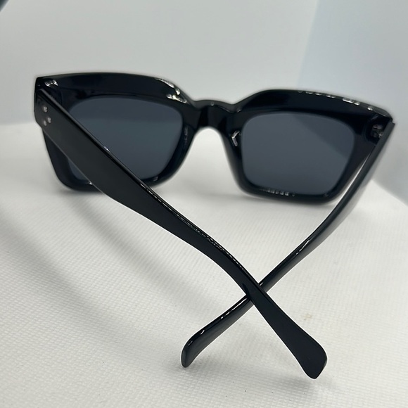 Chic Black Square Frame Sunglasses - 400UV Protection - Trendy Fashion Eyewear main image 6